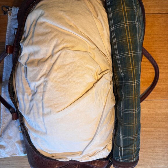 Duluth Trading Co Lifetime Leather Duffle Bag - Beautiful - Perfect Condition! - Picture 10 of 13